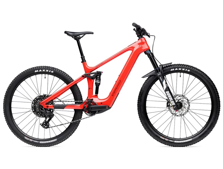 Steppenwolf Tundra 9.0 DJI Avinox racing red gloss 2026